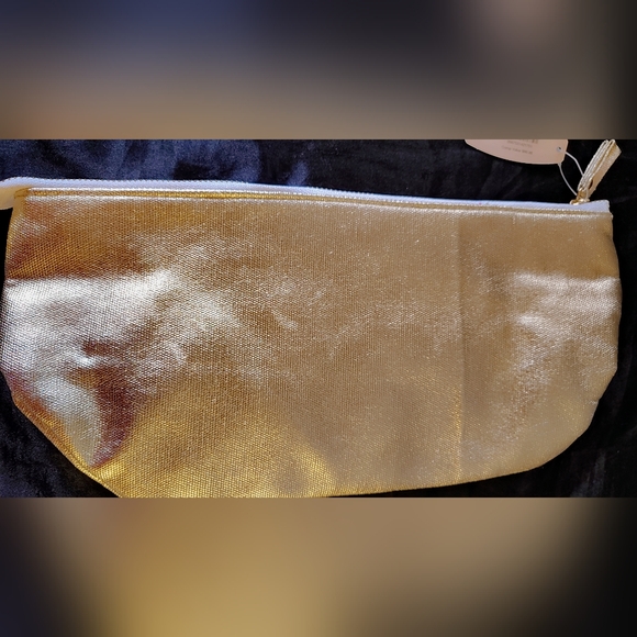 ✨💖 Victoria's Secret - Gold Metallic Zipper Cosmetic Bag – NWT 💖✨ - Picture 6 of 11